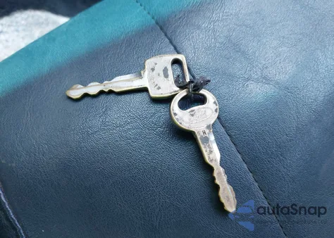 1989 Ford Crown Victoria Lx z USA, uszkodzony, nr VIN 2FABP74F3KX201705